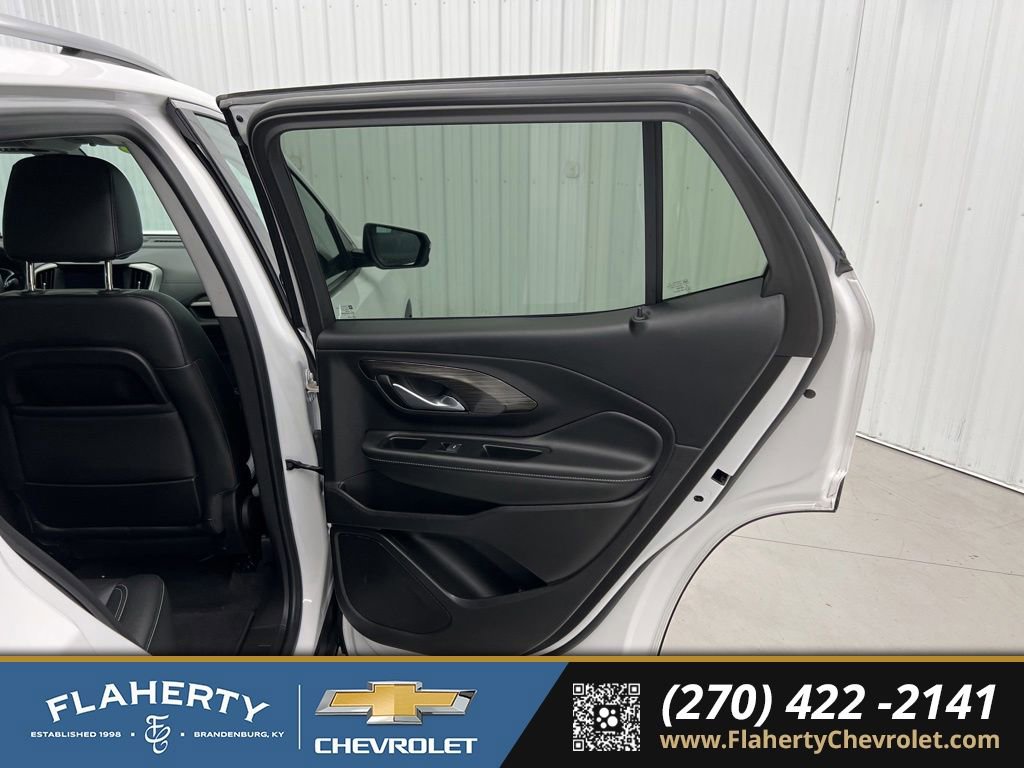 Used 2024 GMC Terrain SLT AWD/4WD image 15