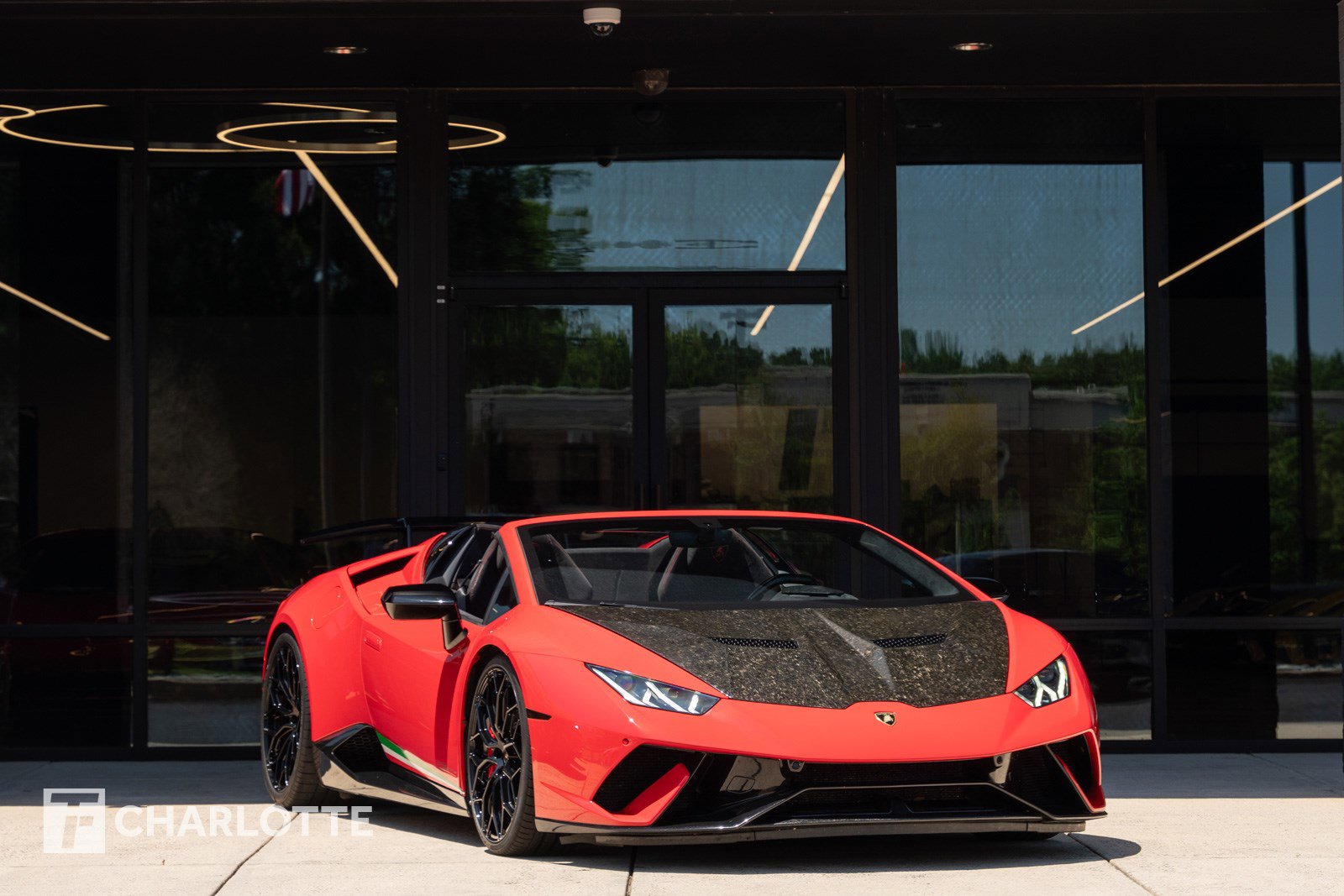 Used 2018 Lamborghini Huracan Performante image 1