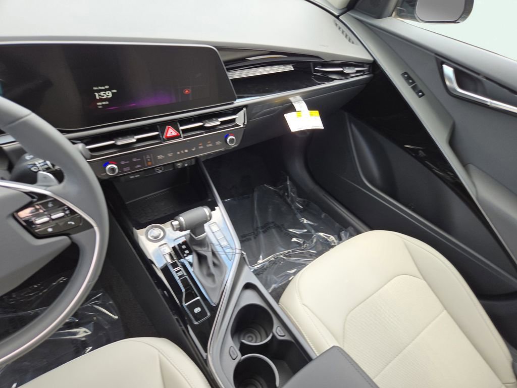 New 2025 Kia Niro EX Touring image 22