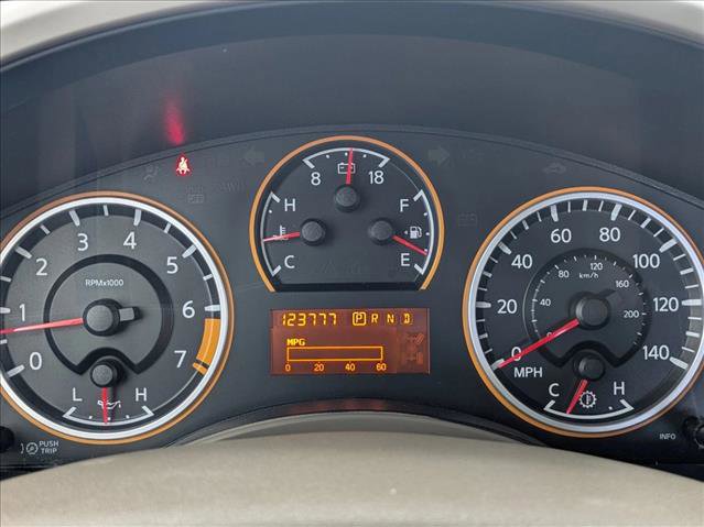 Used 2015 Nissan Titan SV w/ SV Value Truck Package RWD image 12