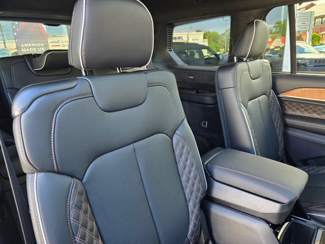 New 2026 Jeep Grand Cherokee L Summit w/ Obsidian Package AWD/4WD image 38