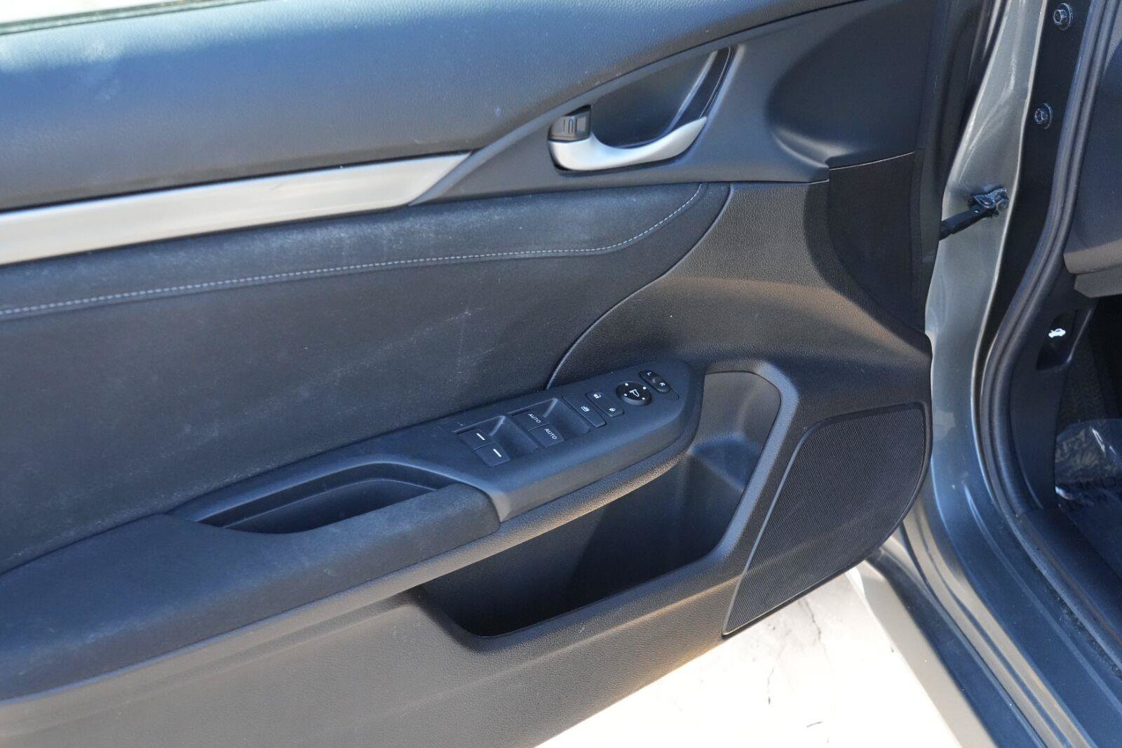 Used 2020 Honda Civic EX image 11