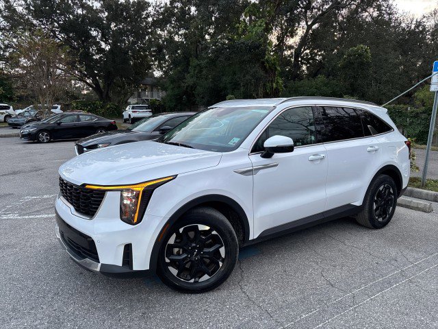 Used 2024 Kia Sorento S image 3