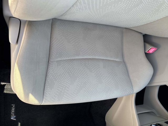 Used 2013 Toyota Prius V Three image 19