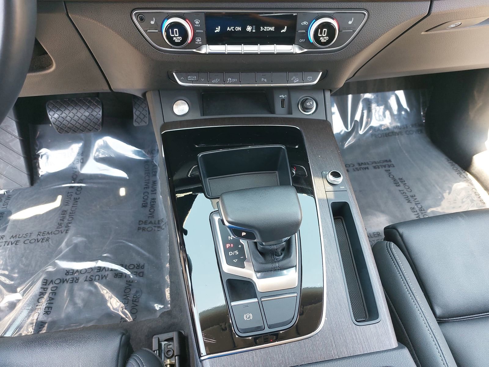 Used 2024 Audi Q5 e Premium w/ Convenience Package AWD/4WD image 22