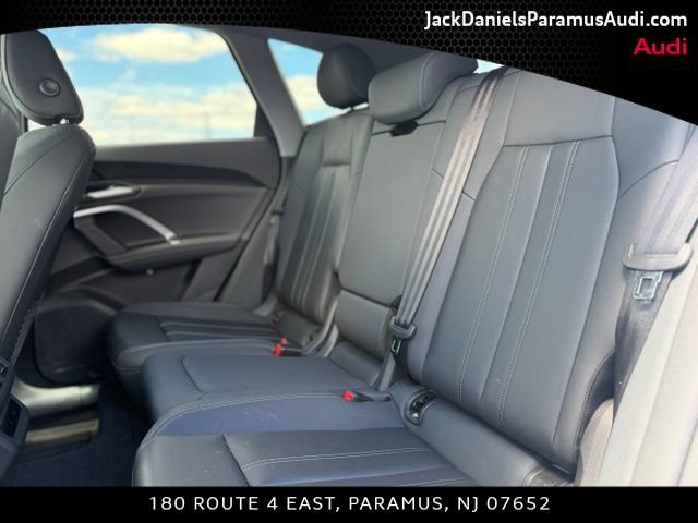 Used 2025 Audi Q5 Premium w/ Convenience Package AWD/4WD image 11