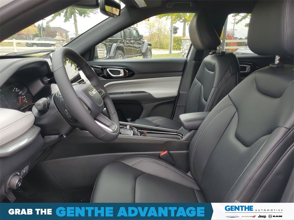 Used 2026 Jeep Compass Limited image 8