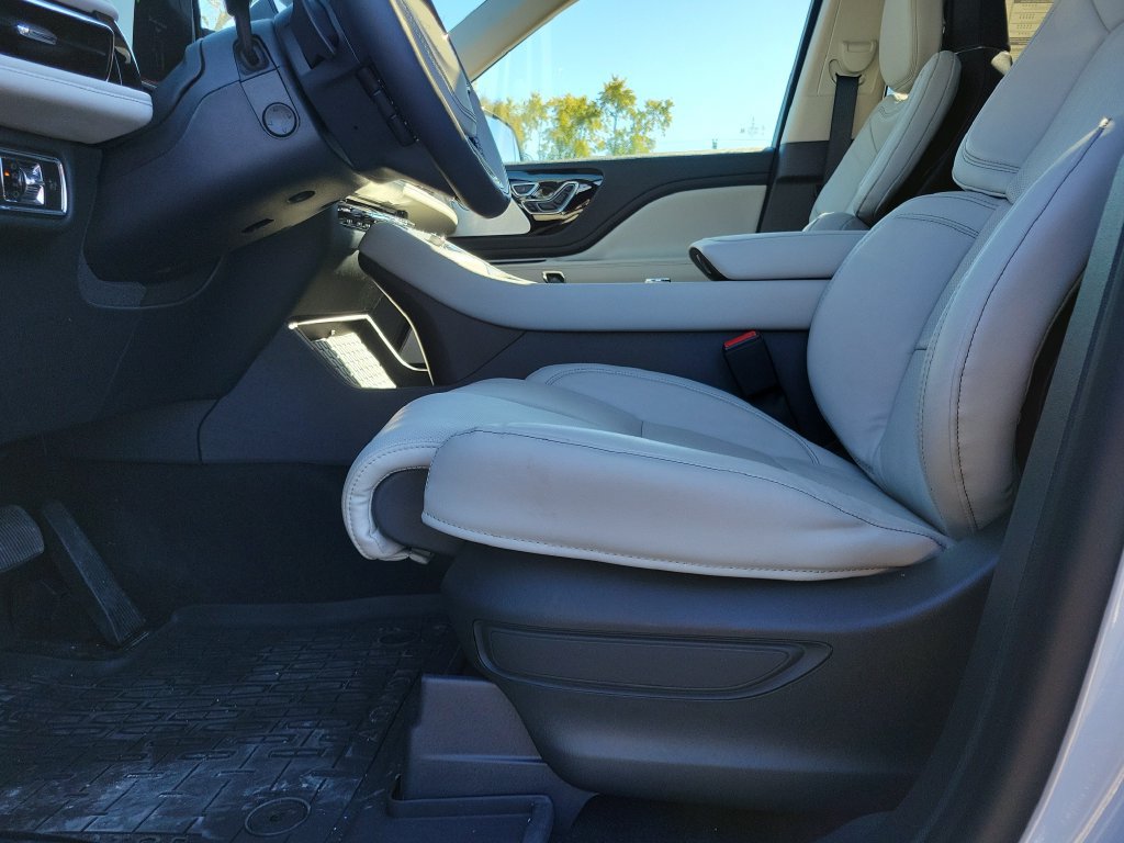 New 2027 Lincoln Aviator Reserve AWD/4WD image 18