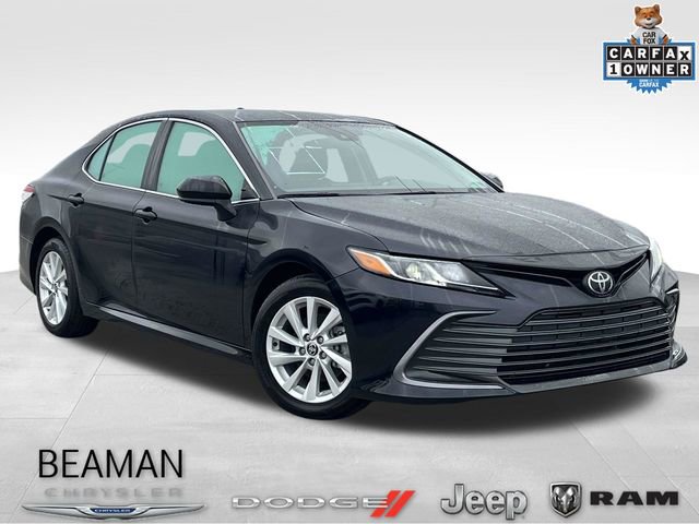 Used 2024 Toyota Camry LE image 1