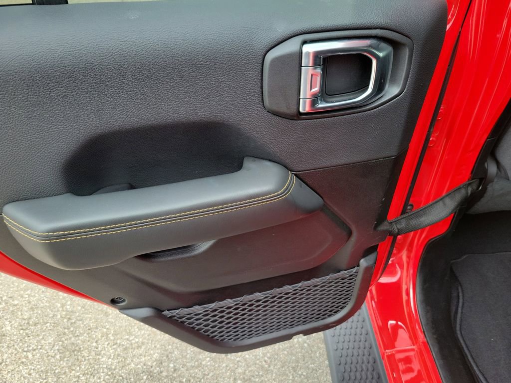 Used 2025 Jeep Wrangler Unlimited Sahara image 19