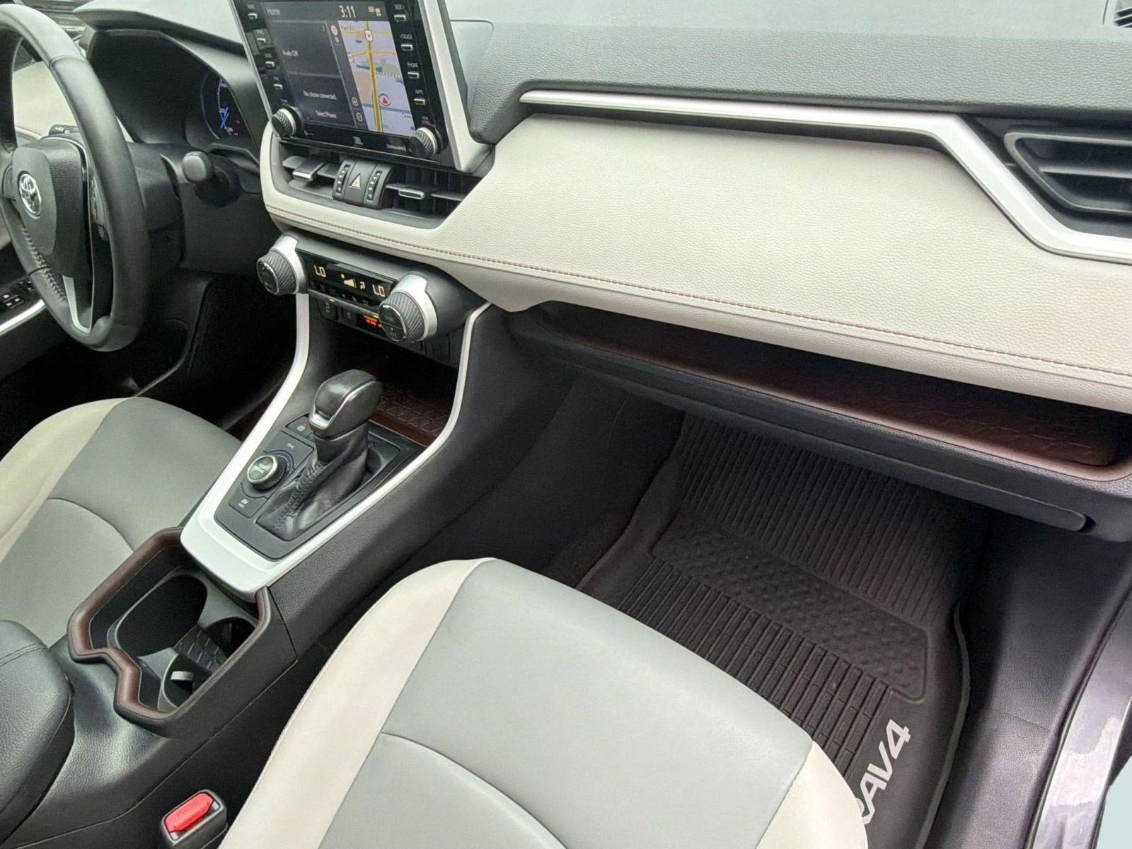 Used 2020 Toyota RAV4 Limited AWD/4WD image 31
