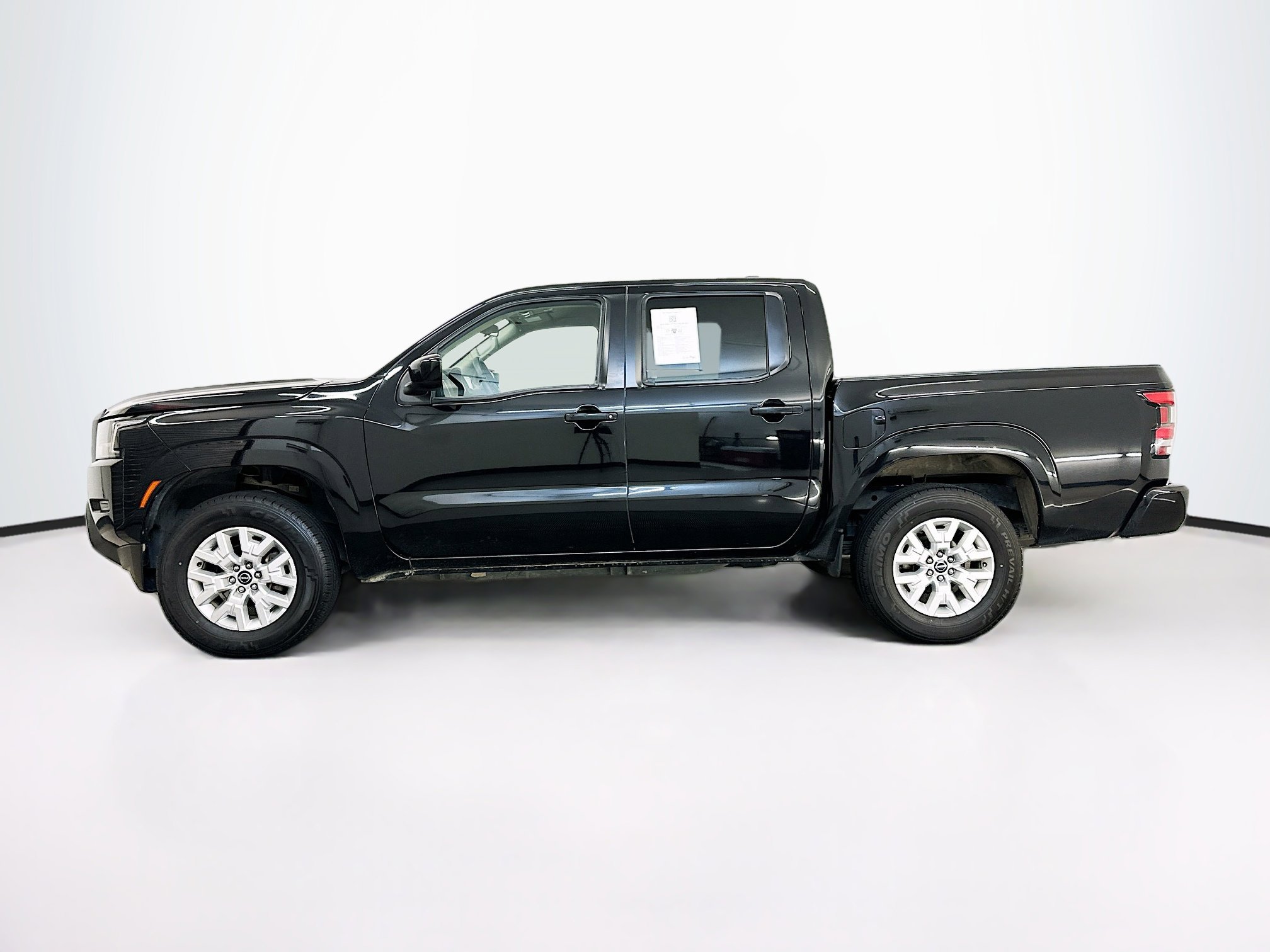 Used 2023 Nissan Frontier SV image 4