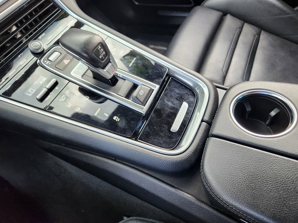 Used 2018 Porsche Panamera 4 image 22