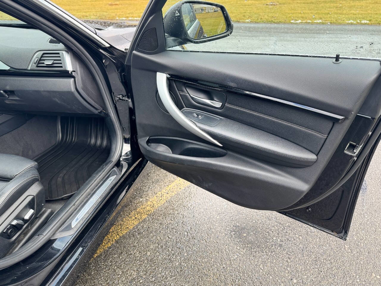 Used 2017 BMW 330i xDrive Wagon image 18