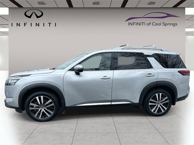 Used 2025 Nissan Pathfinder Platinum w/ Cargo Package image 4