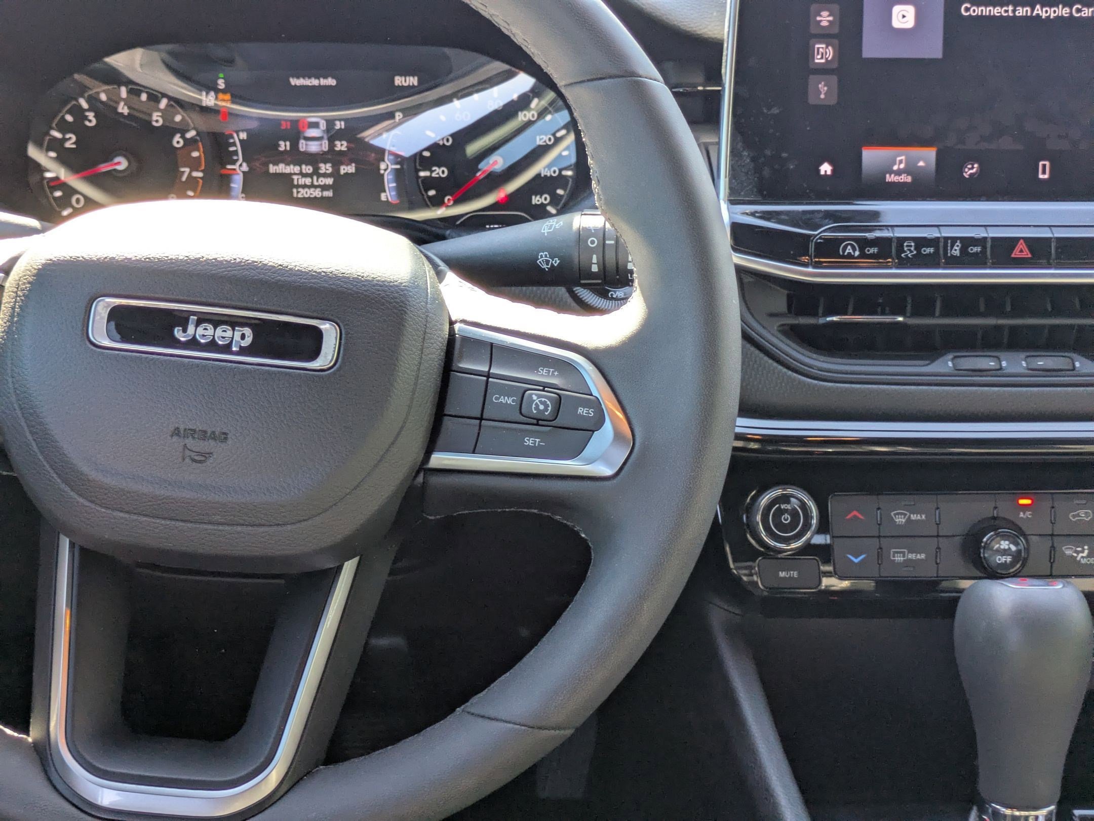 Used 2024 Jeep Compass Latitude w/ Convenience Group image 22