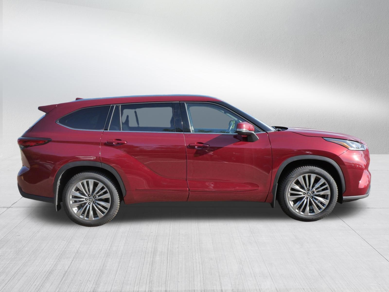 Used 2022 Toyota Highlander Platinum AWD/4WD image 8