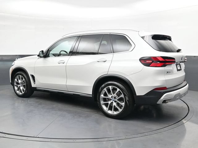Used 2024 BMW X5 xDrive40i w/ Premium Package AWD/4WD image 6