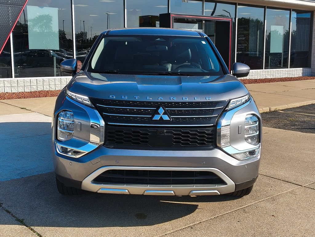 Used 2023 Mitsubishi Outlander SE AWD/4WD image 14