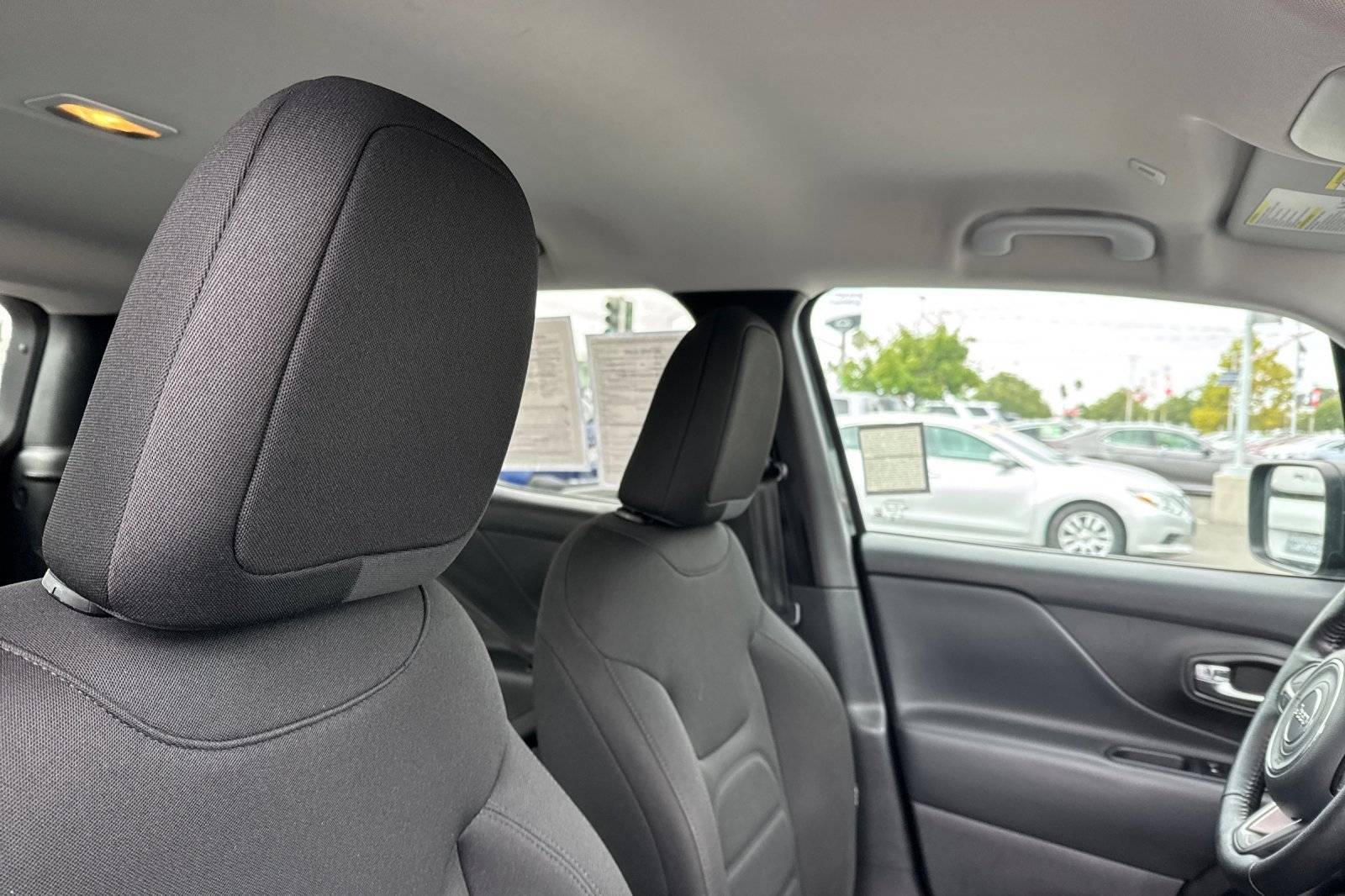 Used 2022 Jeep Renegade Latitude w/ Convenience Group image 19