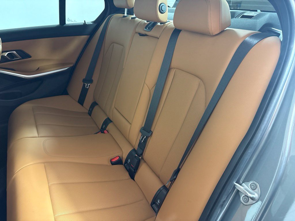 Used 2024 BMW 330i Sedan w/ Convenience Package RWD image 28