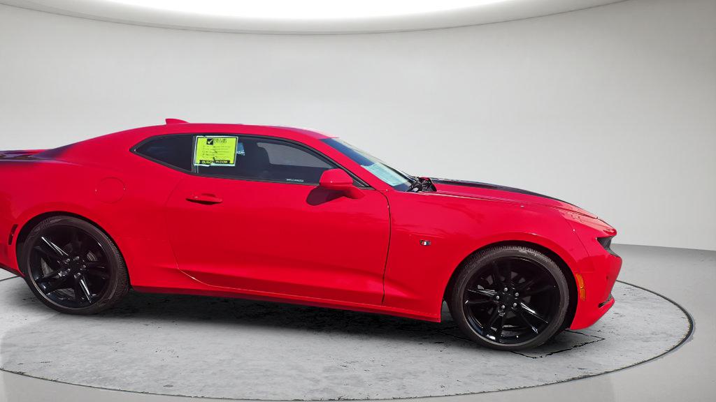 Used 2019 Chevrolet Camaro LT RWD image 3
