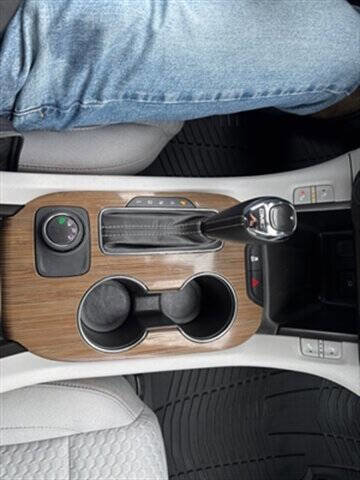 Used 2019 GMC Acadia SLE image 31