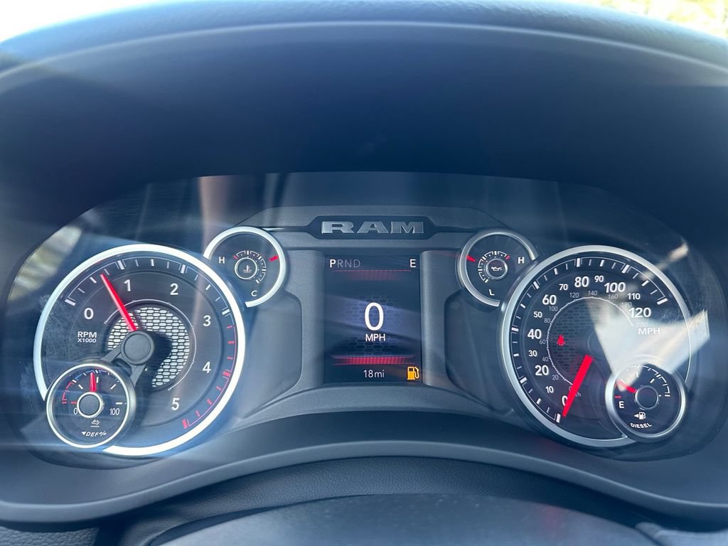 New 2026 RAM 3500 Big Horn AWD/4WD image 19