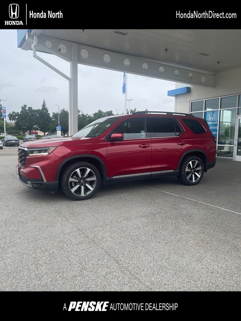 Used 2023 Honda Pilot Touring image 1