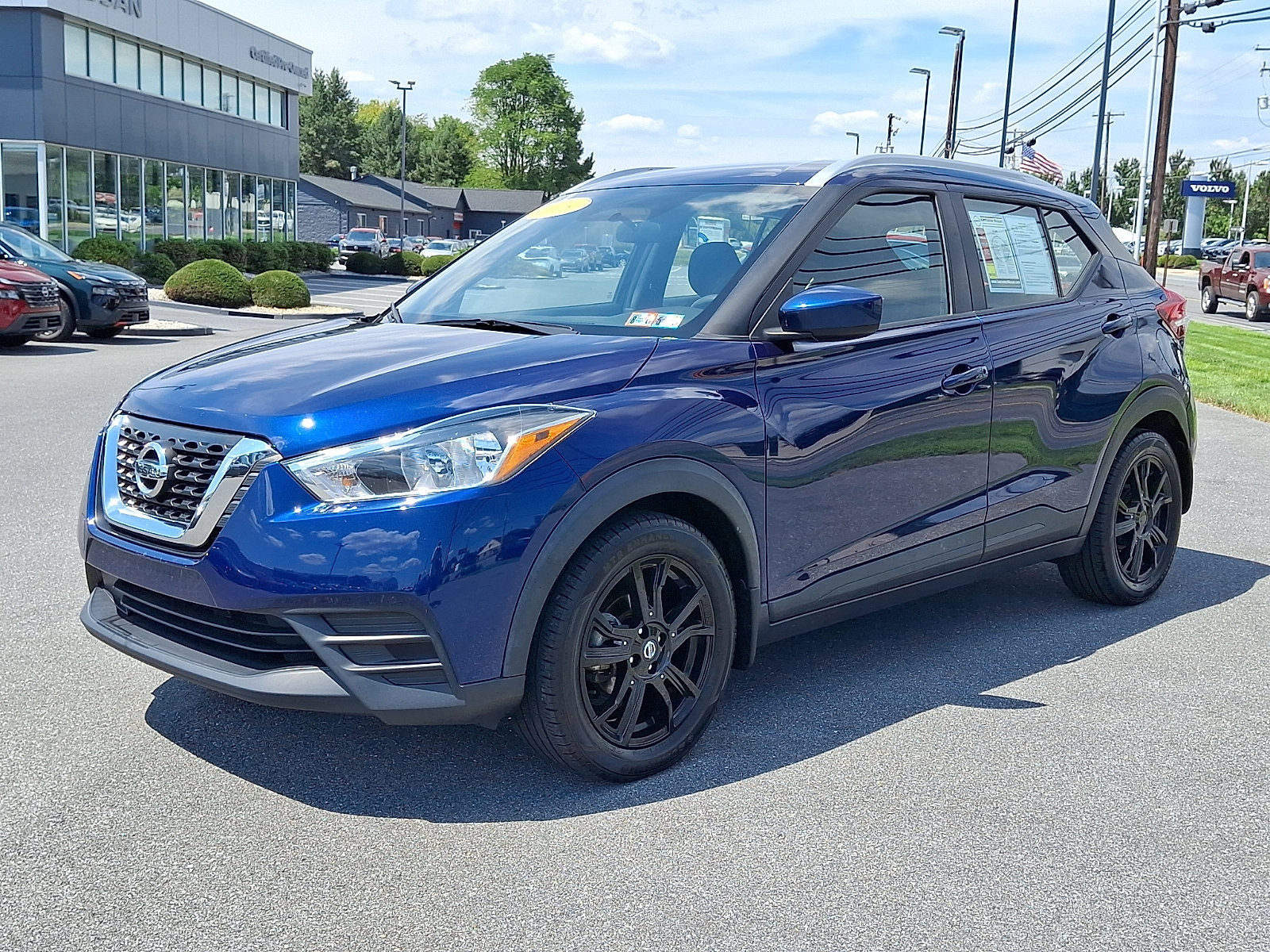 Used 2019 Nissan Kicks SV FWD image 3