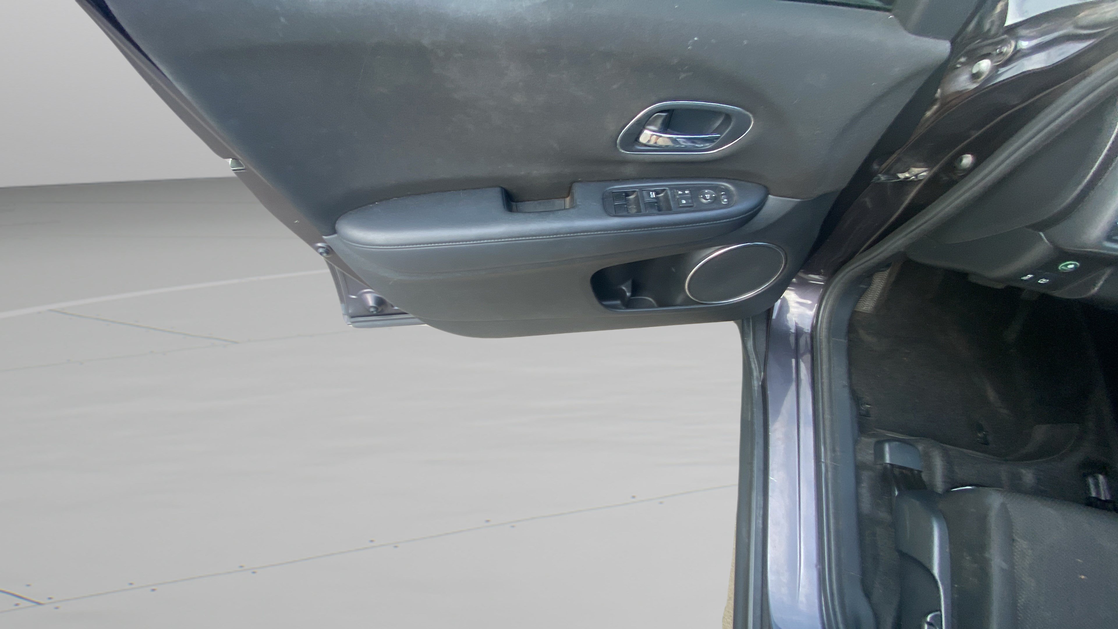 Used 2016 Honda HR-V EX image 10