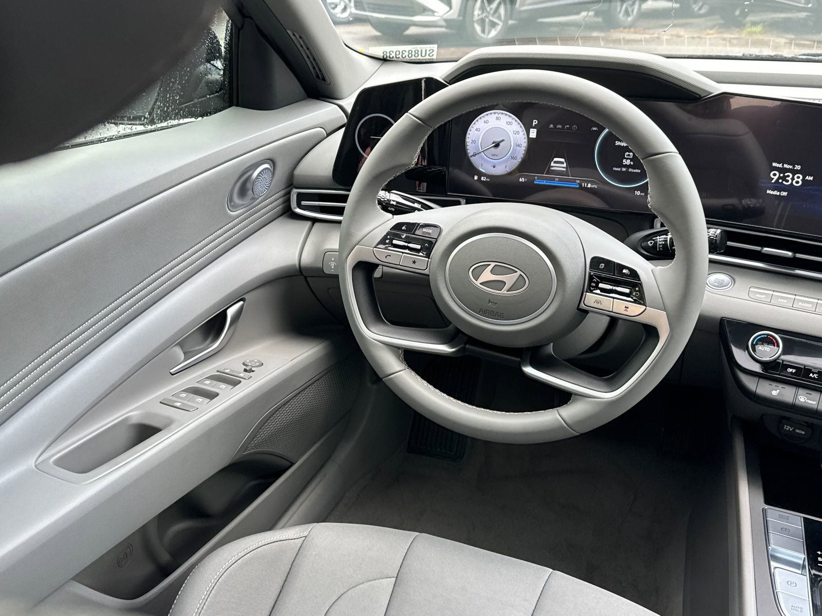 Used 2025 Hyundai Elantra SEL FWD image 24