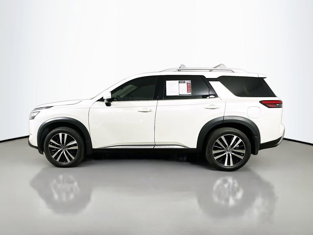 Used 2024 Nissan Pathfinder Platinum image 5