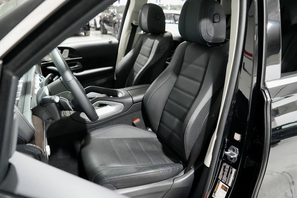 Used 2024 Mercedes-Benz GLS 450 4MATIC image 9