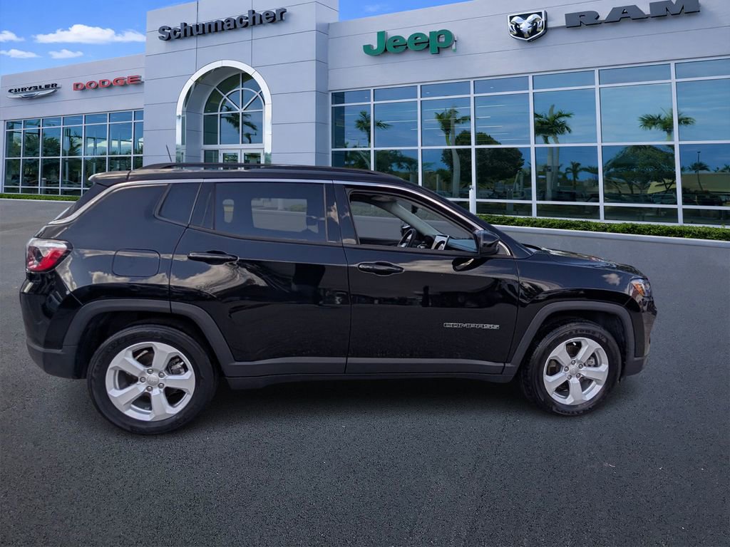 Used 2022 Jeep Compass Latitude w/ Convenience Group FWD image 8