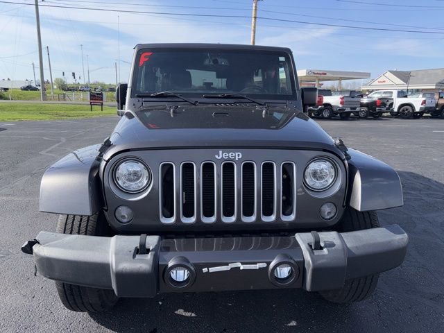 Used 2018 Jeep Wrangler Unlimited Sahara w/ Max Tow Package image 2