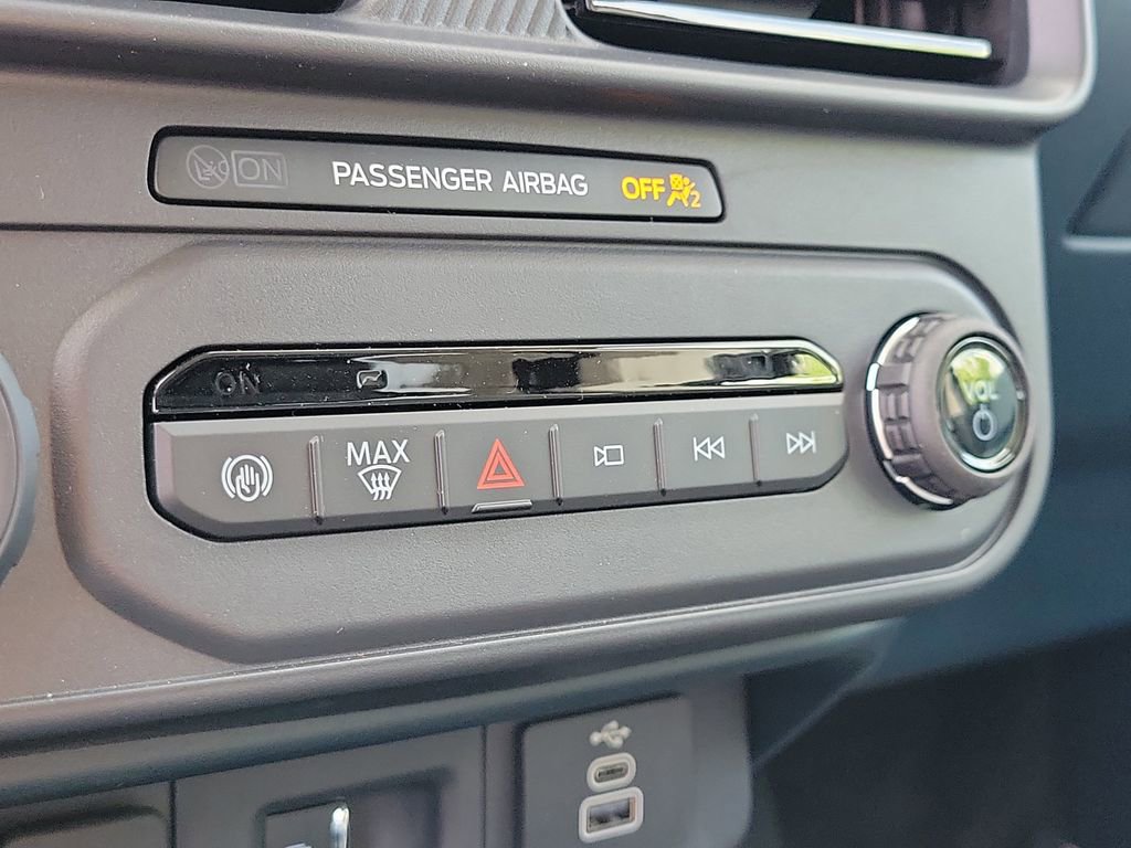 New 2026 Ford Maverick Lariat w/ Black Appearance Package image 25