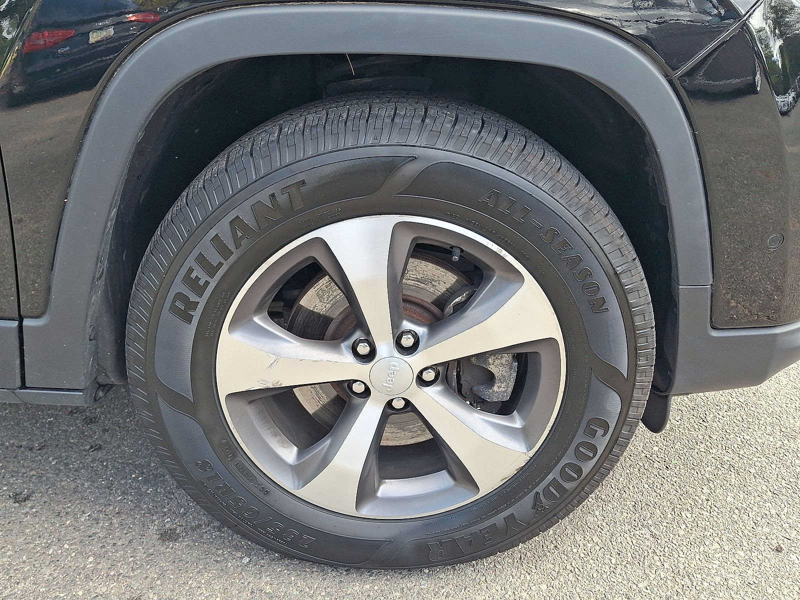 Used 2021 Jeep Cherokee Limited AWD/4WD image 33