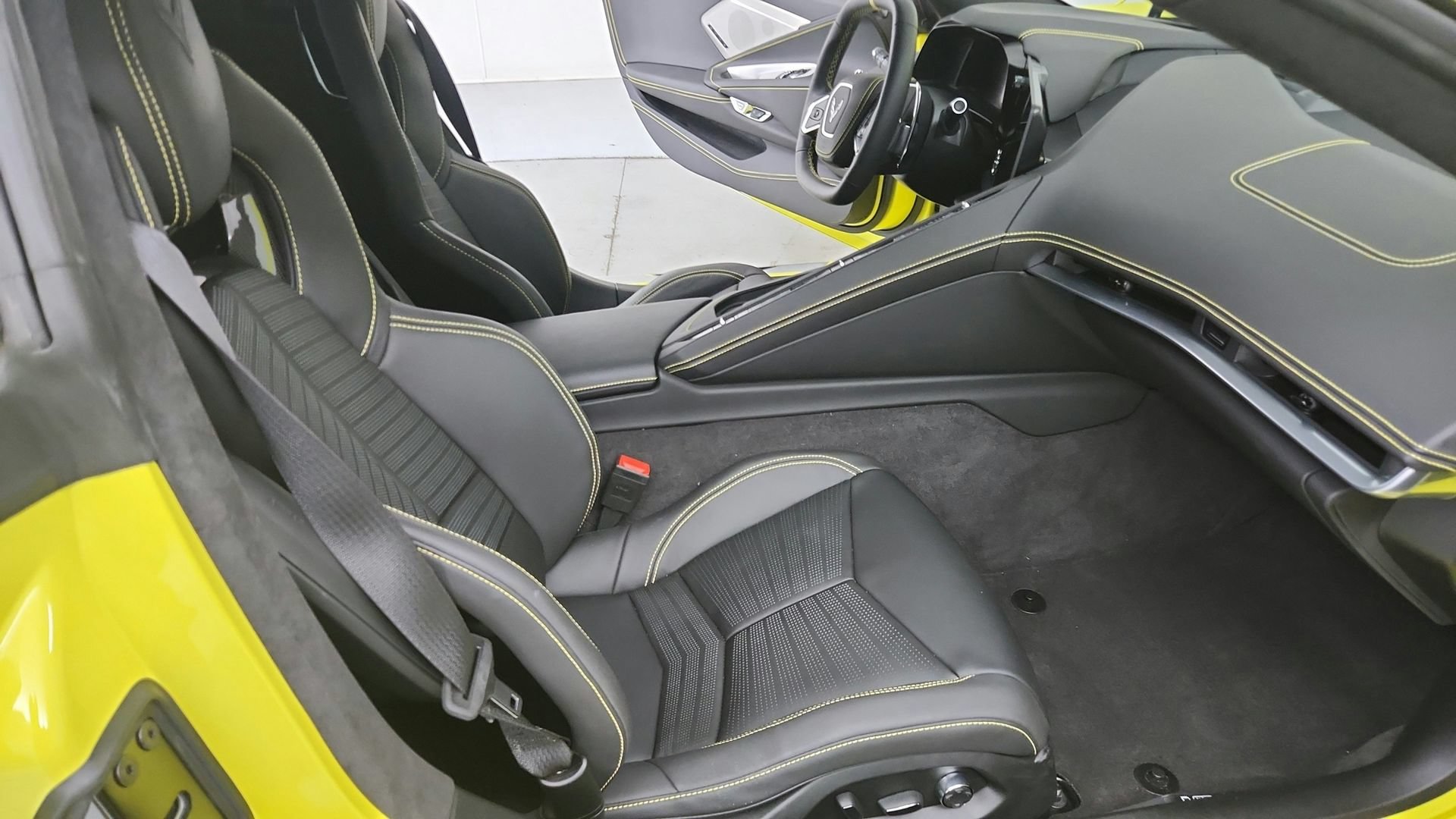 Certified 2023 Chevrolet Corvette Stingray Premium Cpe w/ Z51 Performance Package RWD image 18