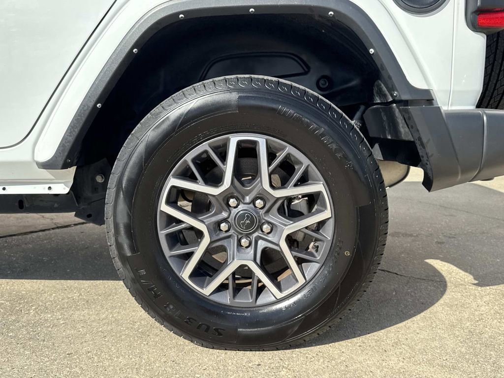 Used 2024 Jeep Wrangler Sahara image 8