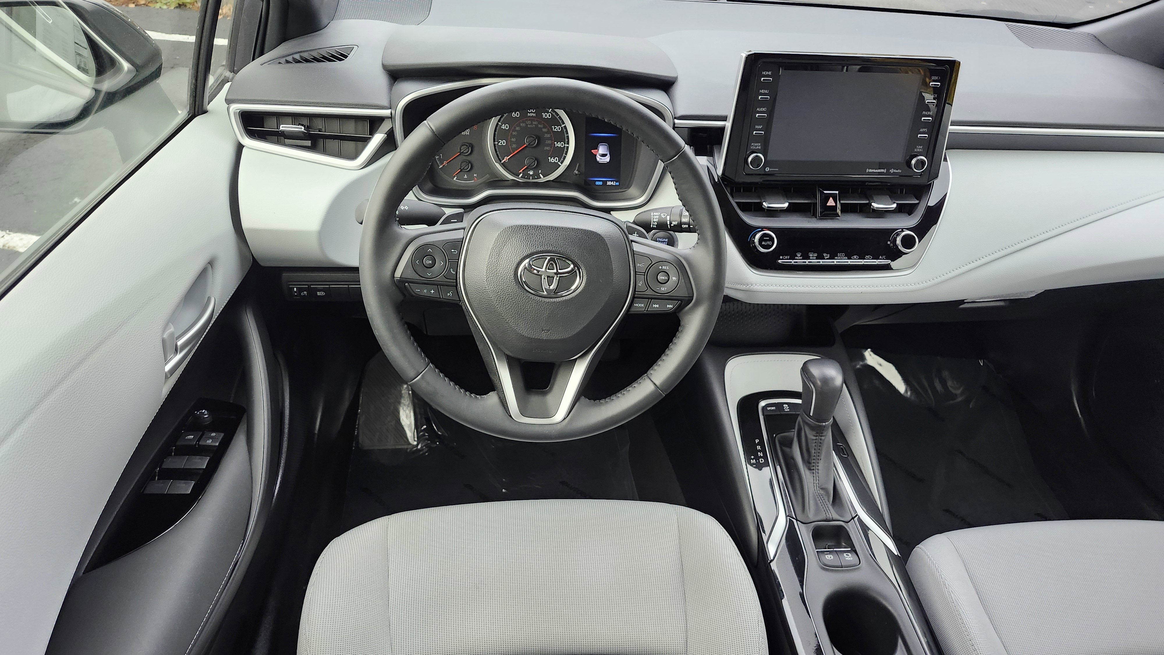 Used 2022 Toyota Corolla SE w/ SE Preferred Package image 24