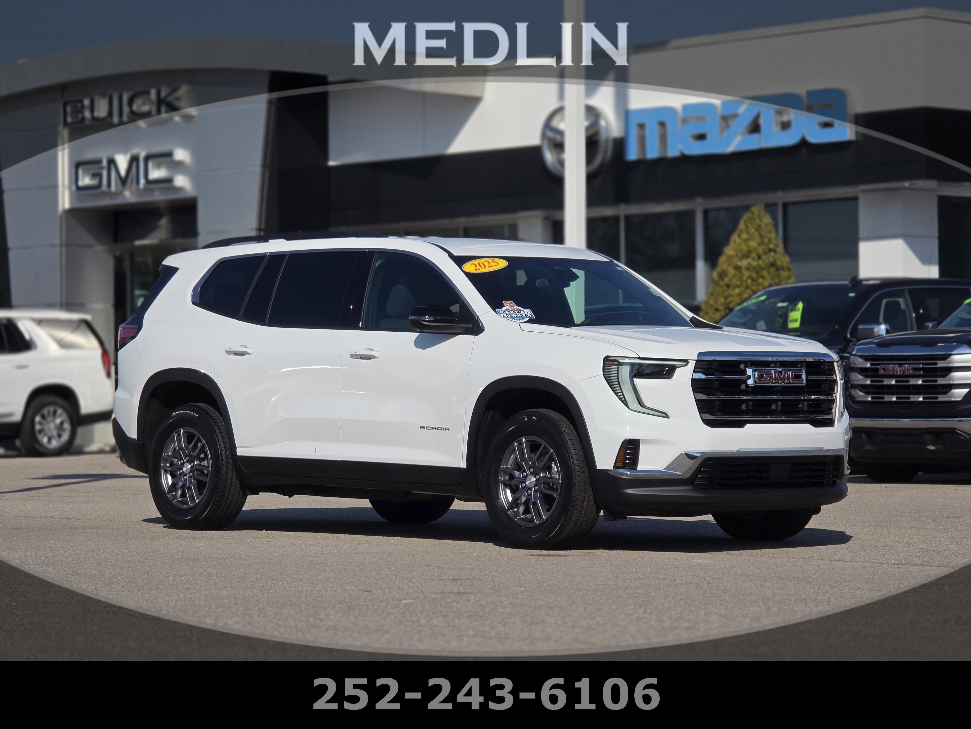 Used 2025 GMC Acadia Elevation FWD image 1