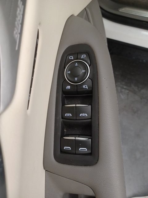 Used 2023 Cadillac XT5 Premium Luxury FWD image 16