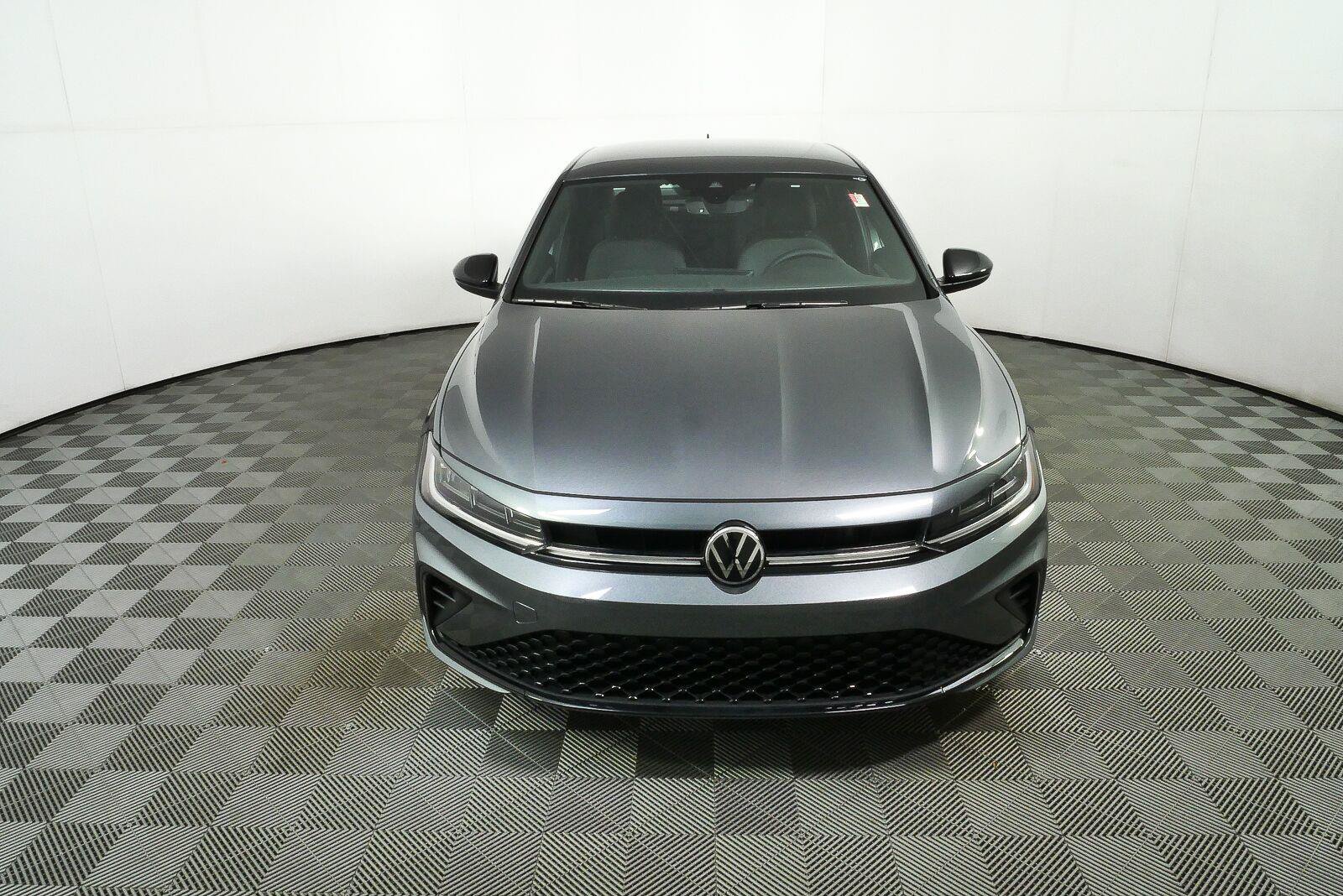 Certified 2025 Volkswagen Jetta Sport FWD image 30