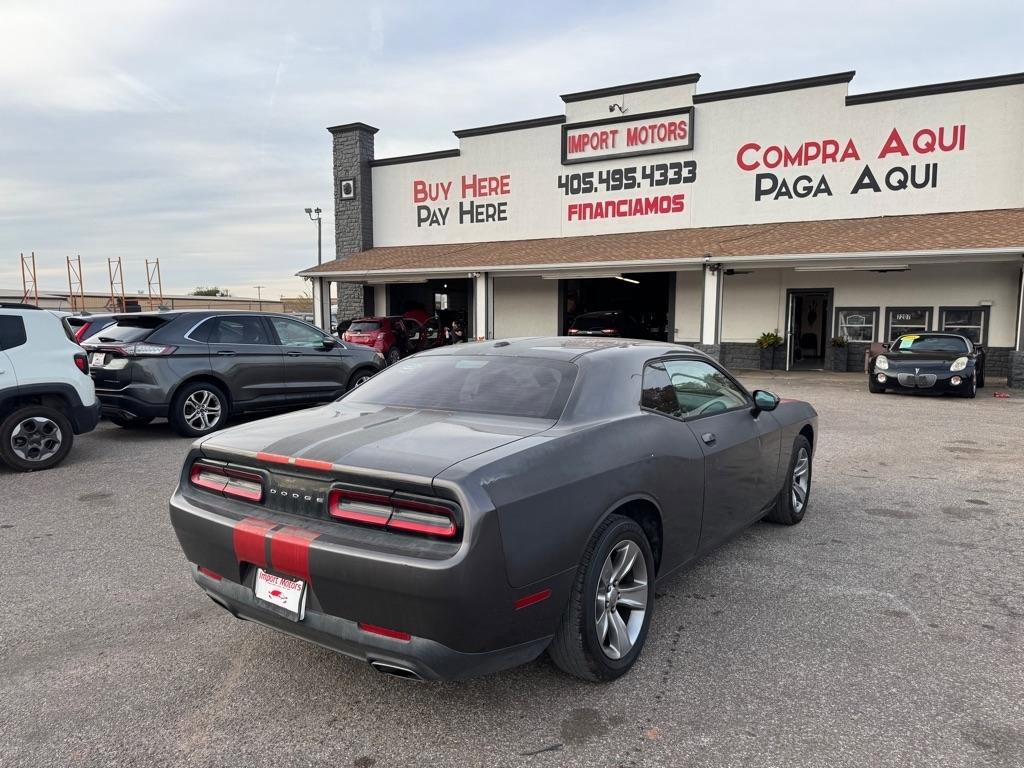 Used 2015 Dodge Challenger SXT image 7