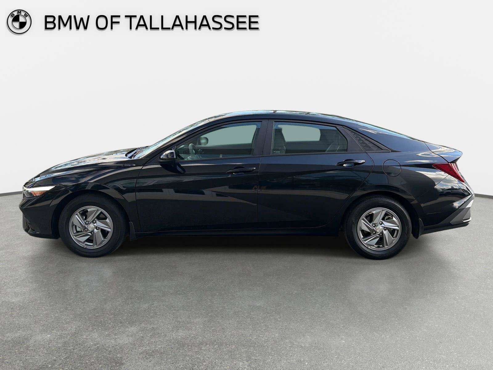 Used 2024 Hyundai Elantra SE FWD image 6