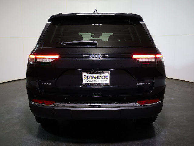 Used 2024 Jeep Grand Cherokee Limited AWD/4WD image 10