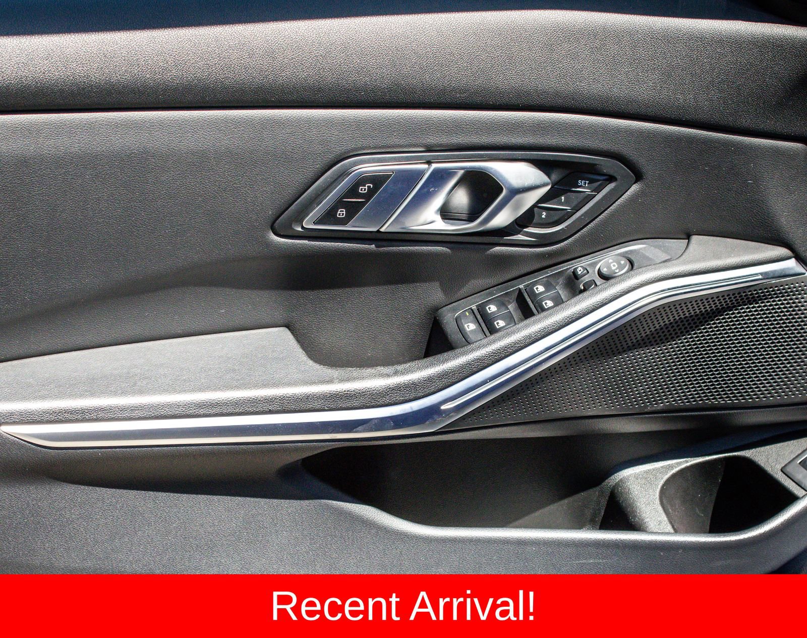 Used 2022 BMW 330i Sedan w/ M Sport Package RWD image 11