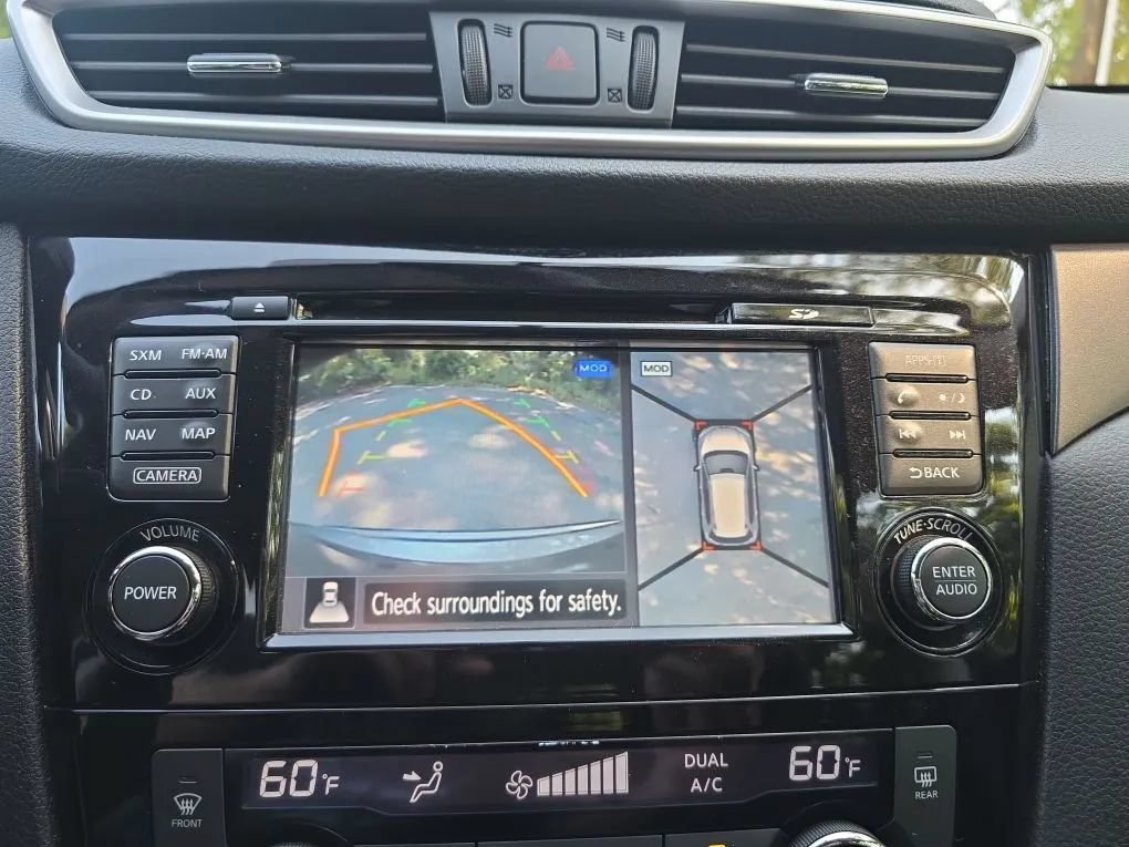 Used 2015 Nissan Rogue SV w/ SV Premium Package AWD/4WD image 29