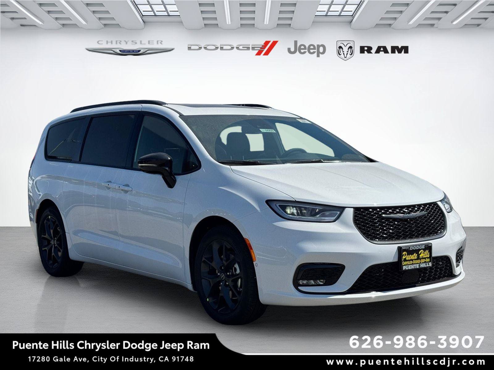 New 2026 Chrysler Pacifica Limited w/ S Appearance Package